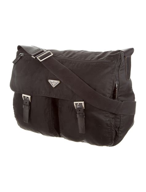 prada tessuto messenger bag bt0689 black|Prada Messenger Bag Tessuto Black in Nylon with Silver.